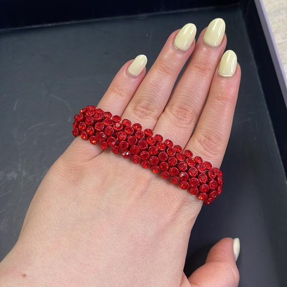 Stretch GORGEOUS RED hot crystal bracelet, red metal used - Picture 9 of 11